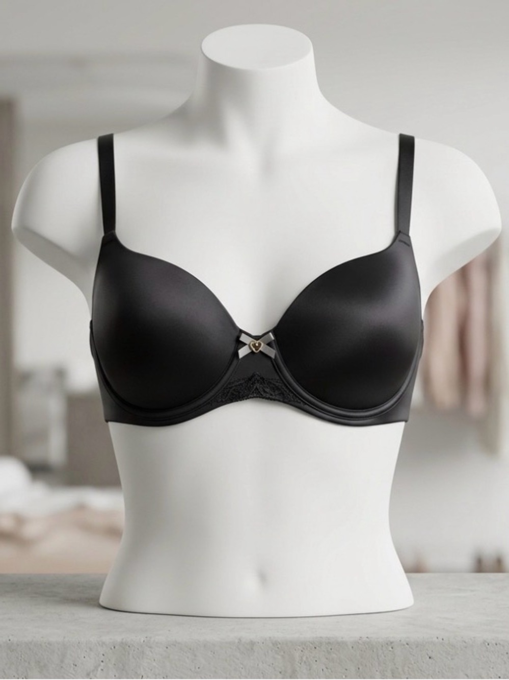 Victoria's Secret Black Smooth Underwireā T-Shirt Bra
